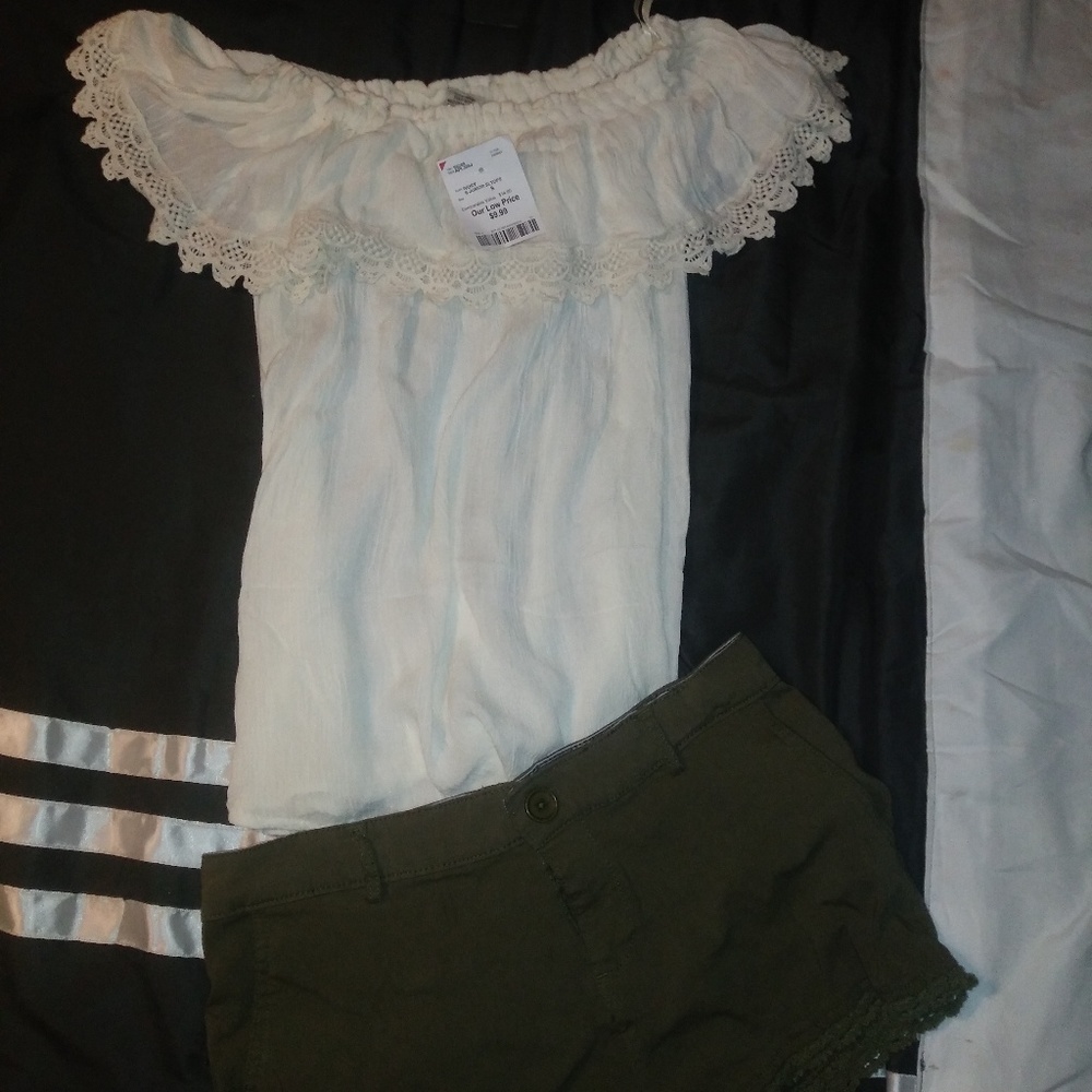Loose shirt